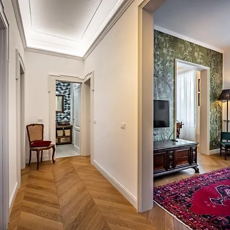 Yid Lux Bolognese Apartment