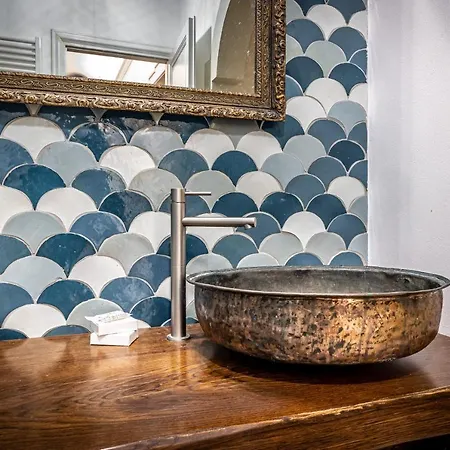 Yid Lux Bolognese Apartment